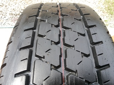 ขายยาง195R14C ปี 11 BRIDGESTONE LEO 677 1 ชุด  ราคา :  5,000.00  บาท
