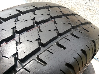 ขายยาง195R14C ปี 11 BRIDGESTONE LEO 677 1 ชุด  ราคา :  5,000.00  บาท