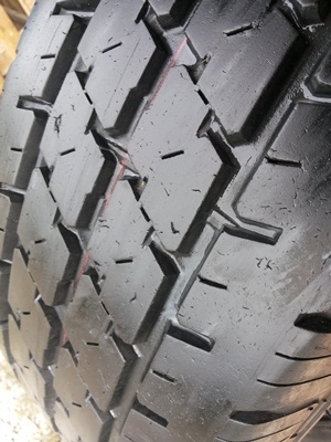 ขายยาง195R14C ปี 11 BRIDGESTONE LEO 677 1 ชุด  ราคา :  5,000.00  บาท
