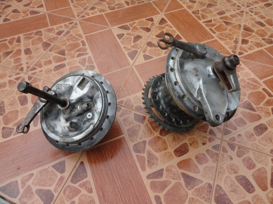 ขายดุมล้อโมโน  หน้า - หลัง สภาพดี 1 ชุด 1000 พร้อมส่ง