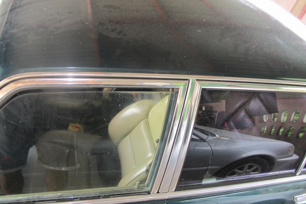 ขายรถ BMW E12 คลาสสิคเครื่อง 1G ติด GAS LPGแล้ว 29000 ราคาถูกกว่ามอเตอร์ไซค์ กันแดดกันฝน