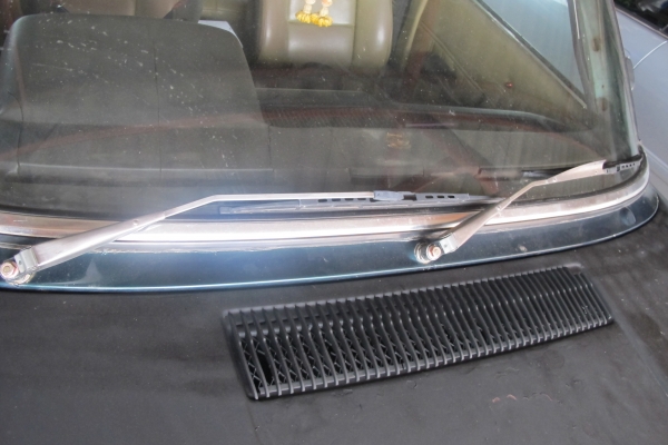 ขายรถ BMW E12 คลาสสิคเครื่อง 1G ติด GAS LPGแล้ว 29000 ราคาถูกกว่ามอเตอร์ไซค์ กันแดดกันฝน