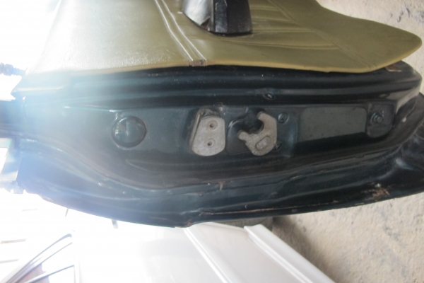 ขายรถ BMW E12 คลาสสิคเครื่อง 1G ติด GAS LPGแล้ว 29000 ราคาถูกกว่ามอเตอร์ไซค์ กันแดดกันฝน