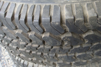 ขายถูกยาง 225/70R15 สภาพตามรูป
