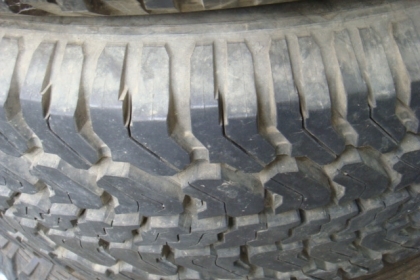 ขายถูกยาง 225/70R15 สภาพตามรูป