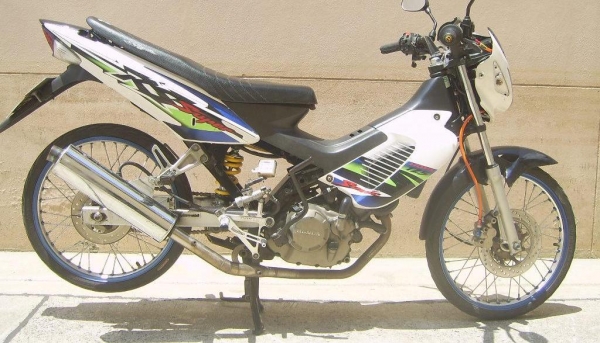 ขาย Honda Sonic125   จดทะเบียนปี 45 พรบ.หมด ธ.ค.55