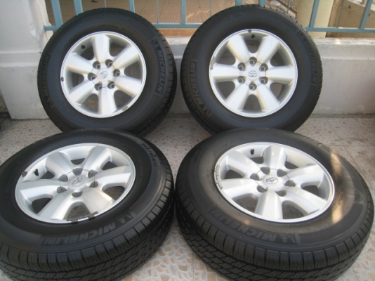 ขายล้อแม็ก Toyota vigo 17"x7.5" et 30 6รู 139+ ยางปี 10,3 เส้นและปี 11,1 เส้น(081-3747940)