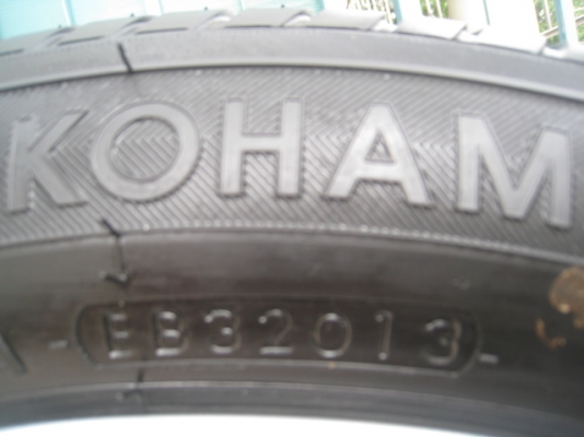 ขายล้อแม็กป้ายแดง Toyota vios 15"x5.5" et45 4รู100 +ยางปี2013  (081-3747940)