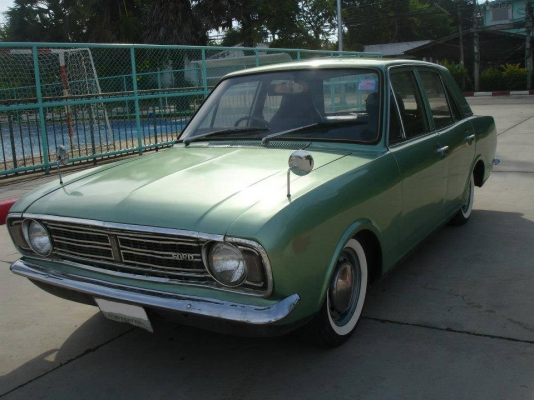 ขายรถคลาสสิคสภาพสวยๆเลยเติมน้ำมันขับกลับไปเลย ขายรถคลาสสิคสภาพสวยๆเลยเติมน้ำมันขับกลับไปเลย