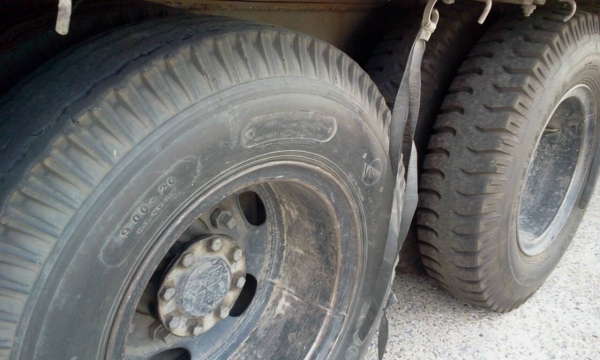 MITSUBISHI FUSO FN215K