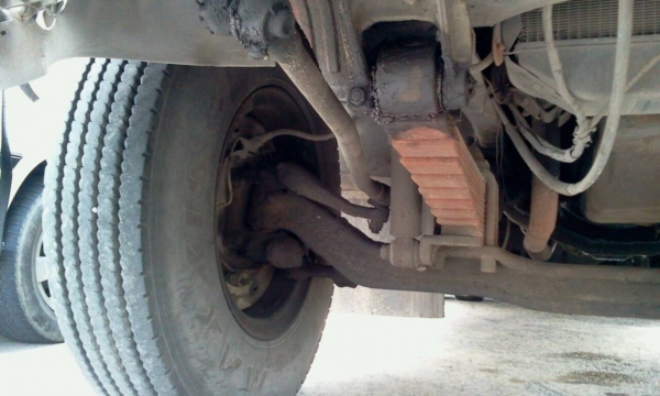 MITSUBISHI FUSO FN215K