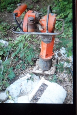 เครื่องตบดิน แบบกระโดด