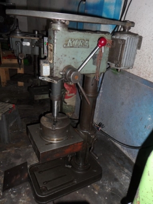 ขายครับขาย เครื่องเจาะ - ต๊าฟ kira ตั่งพื้นเรียวเบอร์3 16000 บาท ช่างเอก 0814583376