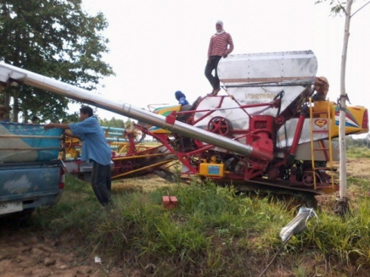 บริการซ่อมรถเกี่ยวข้าว ทุกชนิด ปะผุ ซ่อม เปลี่ยนอะไหร่ แต่ง เเปลง คืนสภาพ ทำสี ตามต้องการ ราคากันเองที่สุด ปรึกษาเราได้ก็ทำมาแล้ว สิบกว่าคัน เหลือคันหนึ่งจะเสร็จ เราไม่รับรถมารอ ทำเสร็จค่อยรับมาทำต่อ บริการซ่อมรถเกี่ยวข้าว ทุกชนิด ปะผุ ซ่อม เปลี่ยนอะไหร่ แต่ง เเปลง คืนสภาพ ทำสี ตามต้องการ ราคากันเองที่สุด ปรึกษาเราได้ก็ทำมาแล้ว สิบกว่าคัน เหลือคันหนึ่งจะเสร็จ เราไม่รับรถมารอ ทำเสร็จค่อยรับมาทำต่อ