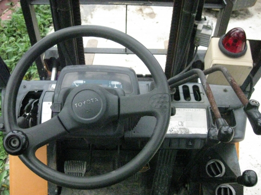 ขาย โฟล์คลิฟท์ toyota 7FG15 ยางตัน ยกสูง 3m 175000 บาท ขาย โฟล์คลิฟท์ toyota 7FG15 ยางตัน ยกสูง 3m 175000 บาท