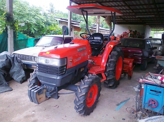 ขายด่วน..รถไถ KUBOTA L3408 ไมล์ 1,722 ชั่วโมง ขับ 4 ล้อ อุปกรณ์มีจอบหมุนอย่างดี รถสวยพร้อมใช้ มีทะเบียนครบ.
