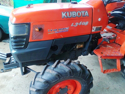 ขายด่วน..รถไถ KUBOTA L3408 ไมล์ 1,722 ชั่วโมง ขับ 4 ล้อ อุปกรณ์มีจอบหมุนอย่างดี รถสวยพร้อมใช้ มีทะเบียนครบ.