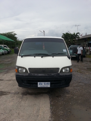 รถตู้ โตโยต้า Hi-Ace