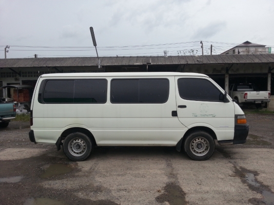 รถตู้ โตโยต้า Hi-Ace