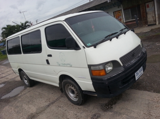 รถตู้ โตโยต้า Hi-Ace