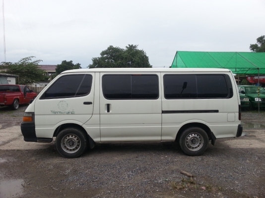 รถตู้ โตโยต้า Hi-Ace