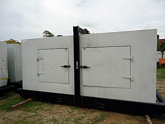 ขายเครื่องปั่นไฟ JOHN DEERE 200 KVA