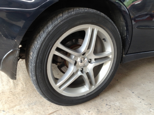 แม็ก17 4 รู114 4ล้อพร้อมยาง โยโกฮามา215/50/17 ปี09