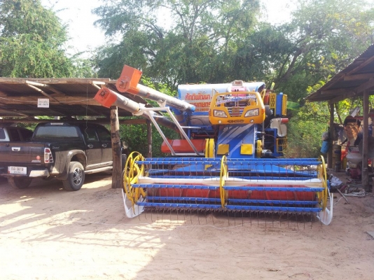 ขายด่วนรถเกี่ยวข้าว 600,000 ศักพัฒนา บิ๊ก 37 10ht ล้อนำ เสตอร์ 18" ขายด่วนรถเกี่ยวข้าว 600,000 ศักพัฒนา บิ๊ก 37 10ht ล้อนำ เสตอร์ 18"