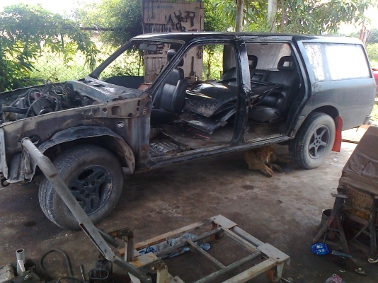 แยกขายเครื่องเกียร์ไมตี้3Lสภาพเครื่องเกียร์ดีมากๆจอดรื้อรอทำสี ขาย30000บาทแยกขายคัสซีพร้อมช่วงล่าง15000บาทให้ครบแยกขายพวงมาลัยพาวเวอร์แท้ครบชุดพร้อมติดตั้ง9900บาทแยกขายเล่มทะเบียนชุดโอนพร้อมขาย15500บาทสนใจตัวไหนบอกได้ครับคัสซีสวยไม่ผุ