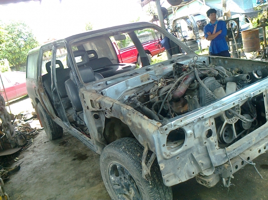 แยกขายเครื่องเกียร์ไมตี้3Lสภาพเครื่องเกียร์ดีมากๆจอดรื้อรอทำสี ขาย30000บาทแยกขายคัสซีพร้อมช่วงล่าง15000บาทให้ครบแยกขายพวงมาลัยพาวเวอร์แท้ครบชุดพร้อมติดตั้ง9900บาทแยกขายเล่มทะเบียนชุดโอนพร้อมขาย15500บาทสนใจตัวไหนบอกได้ครับคัสซีสวยไม่ผุ