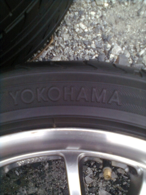 ขายแม็ก 4 รู100 ขอบ17 พร้อมยาง 215/45R17 ยางYOKOHAMA  ปี10 สวยๆ 1 ชุด