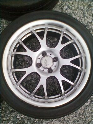 ขายแม็ก 4 รู100 ขอบ17 พร้อมยาง 215/45R17 ยางYOKOHAMA  ปี10 สวยๆ 1 ชุด