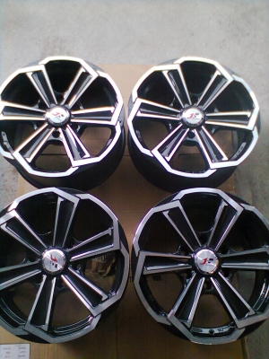 ขายแม็กใหม่ 6รู139.7 ขอบ17  จำนวน 4 วง ยังไม่เคยใช้