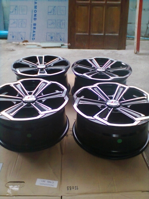 ขายแม็กใหม่ 6รู139.7 ขอบ17  จำนวน 4 วง ยังไม่เคยใช้