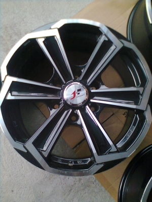 ขายแม็กใหม่ 6รู139.7 ขอบ17  จำนวน 4 วง ยังไม่เคยใช้