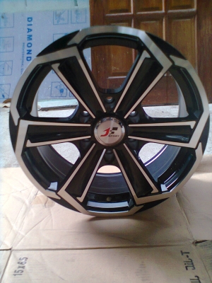 ขายแม็กใหม่ 6รู139.7 ขอบ17  จำนวน 4 วง ยังไม่เคยใช้