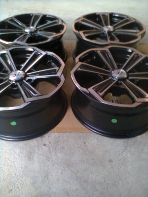 ขายแม็กใหม่ 6รู139.7 ขอบ17  จำนวน 4 วง ยังไม่เคยใช้