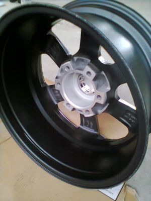 ขายแม็กใหม่ 6รู139.7 ขอบ17  จำนวน 4 วง ยังไม่เคยใช้