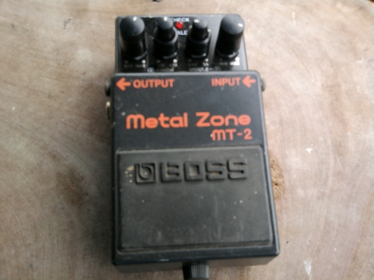 METAL ZONE MT-2 BOSS Made in Taiwan 1,500.- METAL ZONE MT-2 BOSS Made in Taiwan 1,500.-