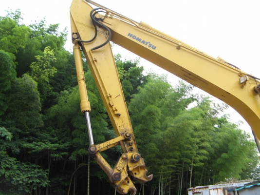 รถขุด KOMATSU PC200-6 sn:90589ปี1995 ,7996Hr. รถนอกนำเข้าจากญี่ปุ่น สภาพดีมาก ราคาไม่แพงครับ