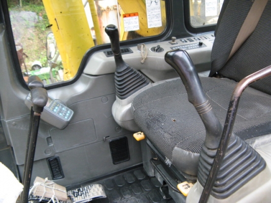 รถขุด KOMATSU PC200-6 sn:90589ปี1995 ,7996Hr. รถนอกนำเข้าจากญี่ปุ่น สภาพดีมาก ราคาไม่แพงครับ