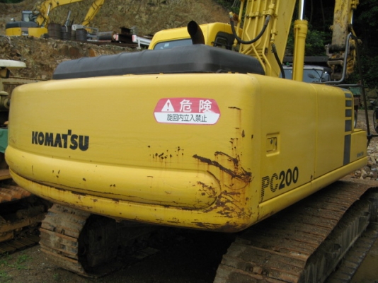 รถขุด KOMATSU PC200-6 sn:90589ปี1995 ,7996Hr. รถนอกนำเข้าจากญี่ปุ่น สภาพดีมาก ราคาไม่แพงครับ