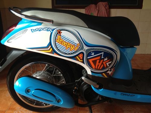 HONDA SCOOPY I ตัวใหม่ล่าสุด(ไฟฝัง)ลายLOVERรถปี2012วิ่ง2xxxโลสวยกริ้บพร้อมใช้งานมีเล่มพร้อมโอน