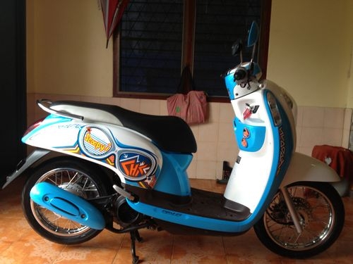 HONDA SCOOPY I ตัวใหม่ล่าสุด(ไฟฝัง)ลายLOVERรถปี2012วิ่ง2xxxโลสวยกริ้บพร้อมใช้งานมีเล่มพร้อมโอน