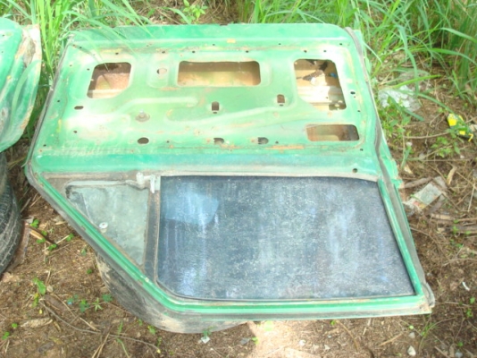 ขายประตูซ้ายและขวา Datsun 620