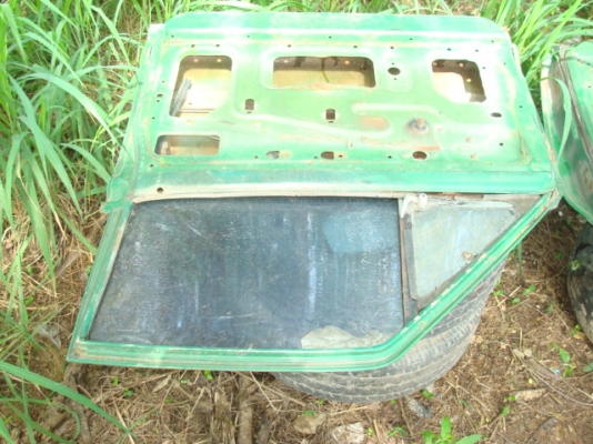 ขายประตูซ้ายและขวา Datsun 620