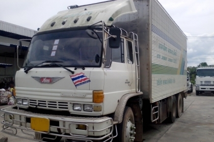 ขายสิบล้อ HINO FL227 เครื่อง EM100 รถสภาพสมบูรณ์ ขายเฉพาะหัวกับคัซซี