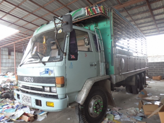 ขายรถอีซูซุ10ล้อใหญ่เครื่อง175แรง พวงมาลัยเพาเวอร์ เบรกทิิฟฟี