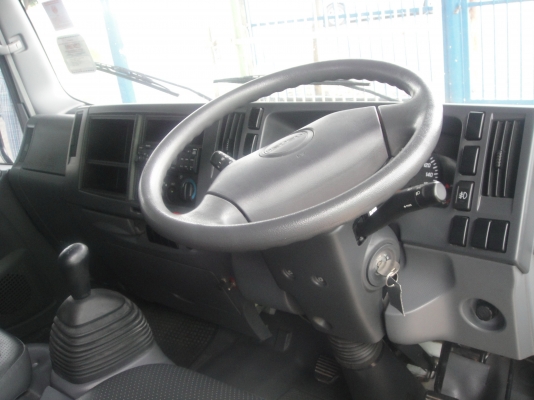 ISUZU NLR  ปี 2553 เครื่อง 130 แรง (มีให้เลือกทั้งกะบะ และ ตู้) พร้อมใช้งาน