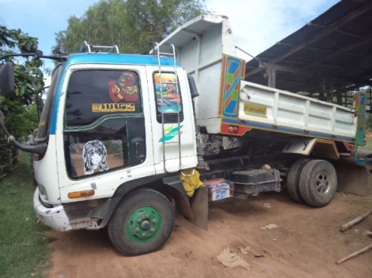 ขายรถ6ล้ออีซูซุเดก้าดั้ม195 แรง สภาพสวยพร้อมใช้งานคับ